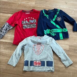 Kids Graphic Long Sleeve Tees Size 5 - Red, Blue, Gray